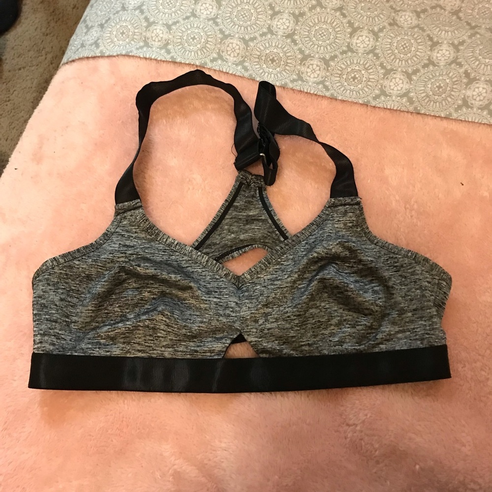 Bras - Picture 6 of 7
